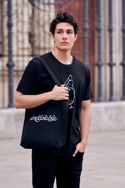 TOTE BAG - Bolsa unisex en dos modelos, negra, asas largas reforzadas en cruz y costura especial en el fondo para crear volumen